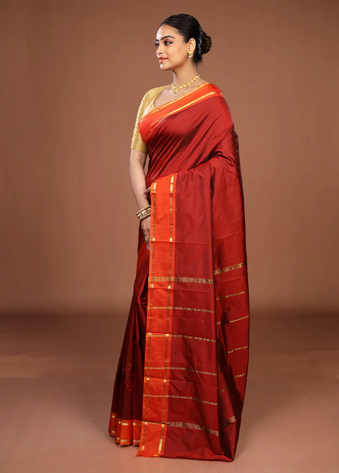 Maroon Kanjivaram Silk Saree With Blouse Piece - Image 4
