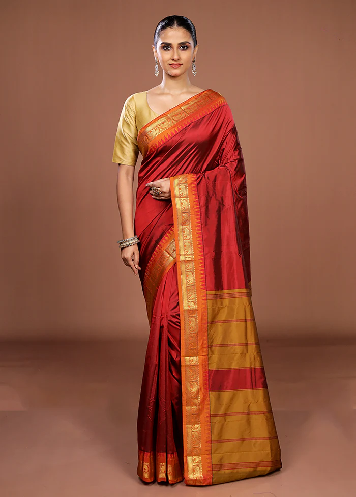 Maroon Kanjivaram Silk Saree With Blouse Piece - Image 2