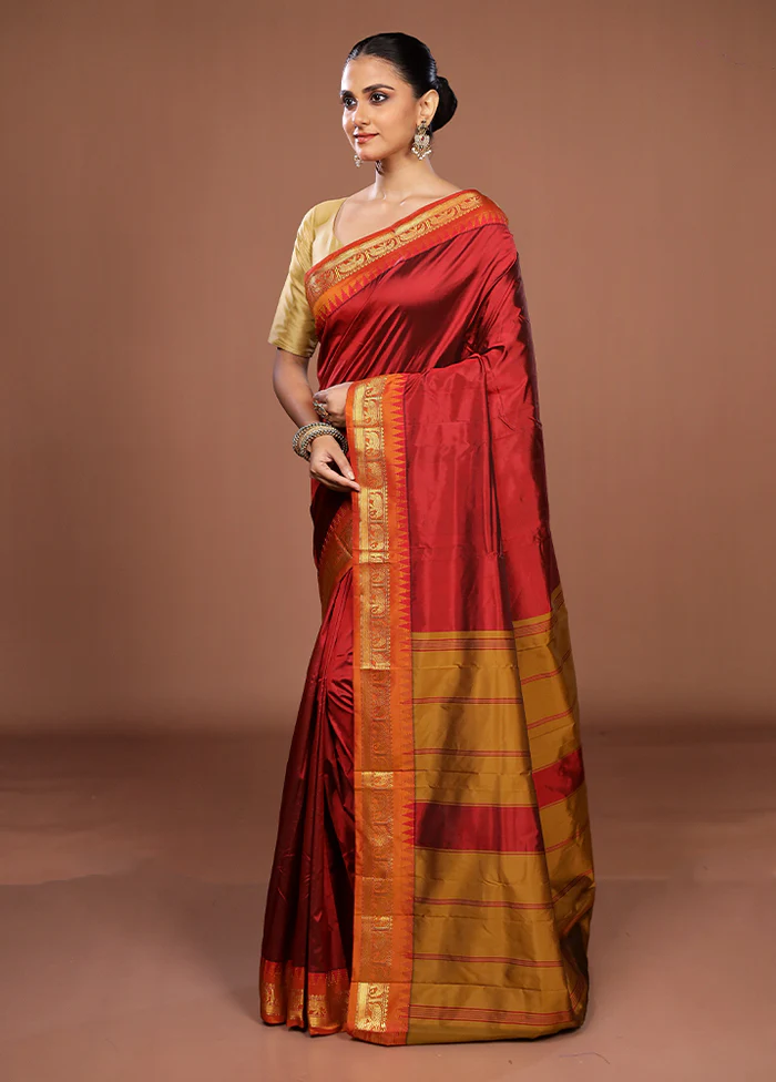 Maroon Kanjivaram Silk Saree With Blouse Piece - Image 4