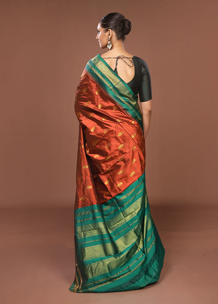 Maroon Kanjivaram Silk Saree With Blouse Piece - Image 3