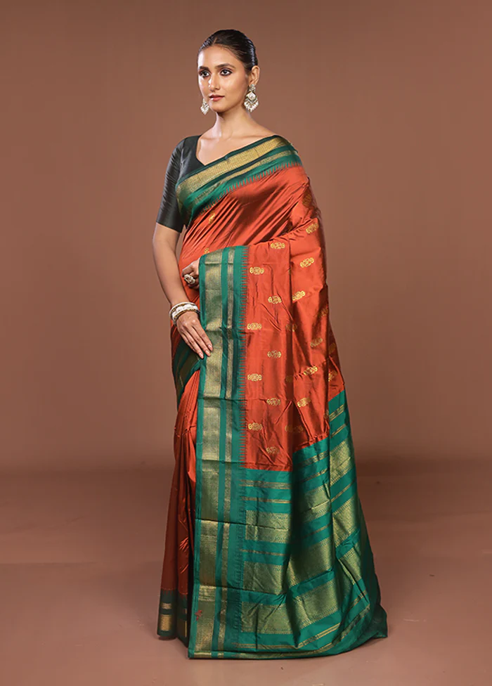 Maroon Kanjivaram Silk Saree With Blouse Piece - Image 4