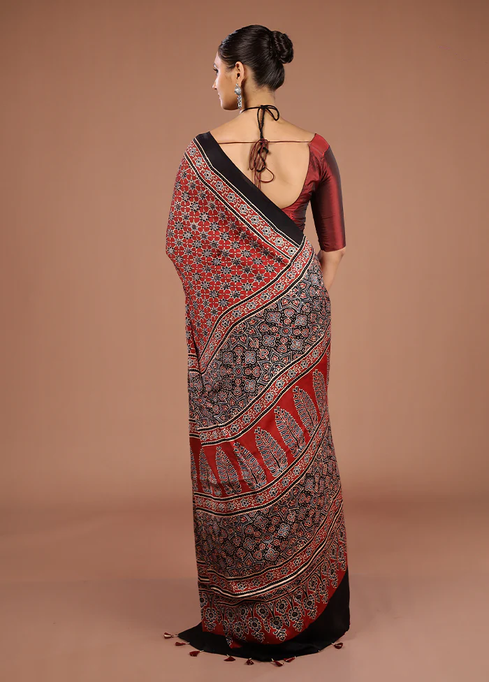 Maroon Printed Pure Silk Saree Without Blouse Piece - Image 3