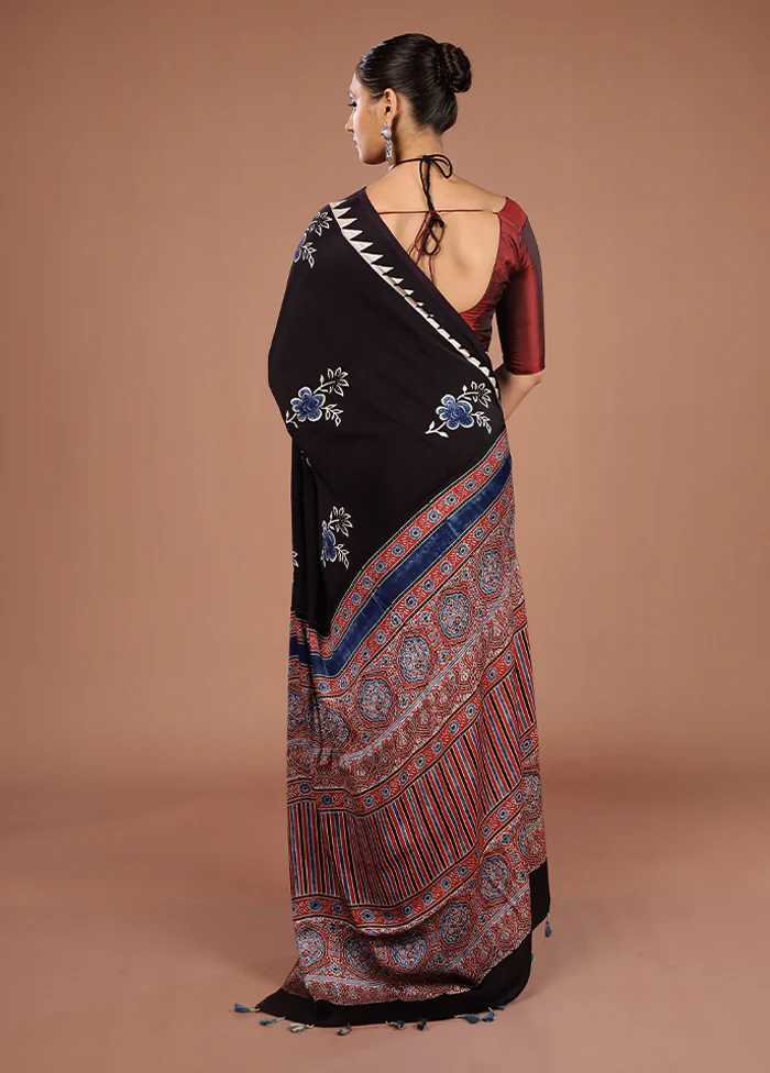 Maroon Printed Pure Silk Saree Without Blouse Piece - Image 3