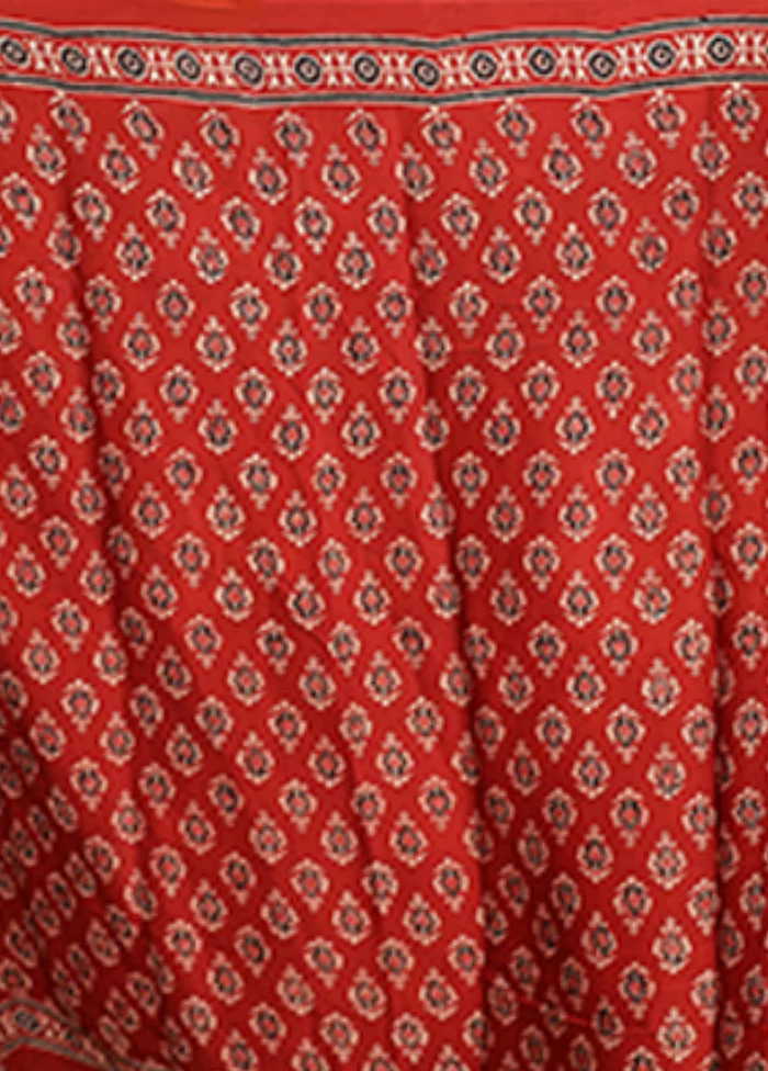 Maroon Printed Silk Saree Without Blouse Piece - Image 5