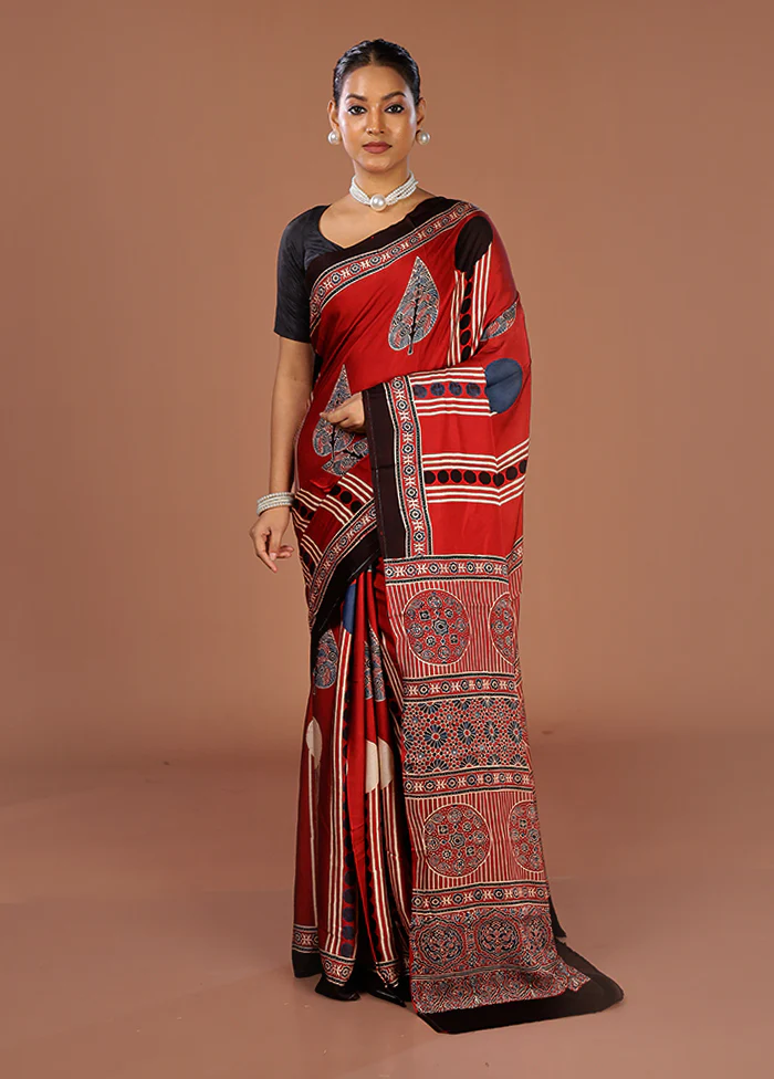 Maroon Printed Pure Silk Saree Without Blouse Piece - Image 2