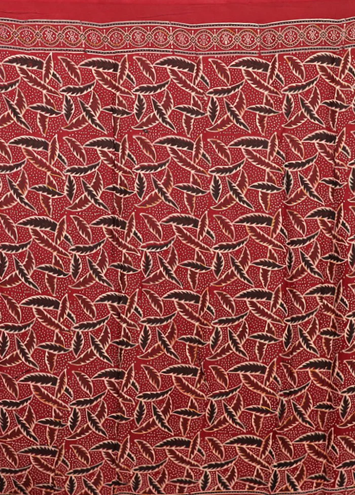 Maroon Printed Silk Saree Without Blouse Piece - Image 5