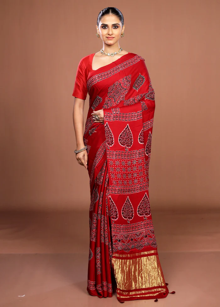 Maroon Printed Pure Silk Saree Without Blouse Piece - Image 2