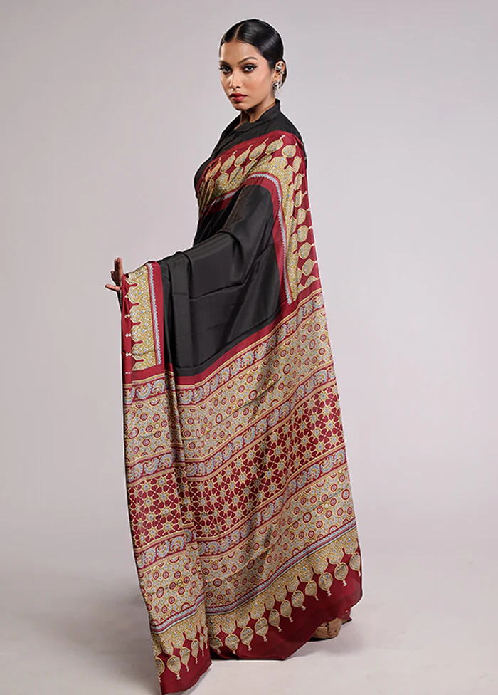 Black Printed Silk Saree With Blouse Piece - Image 4