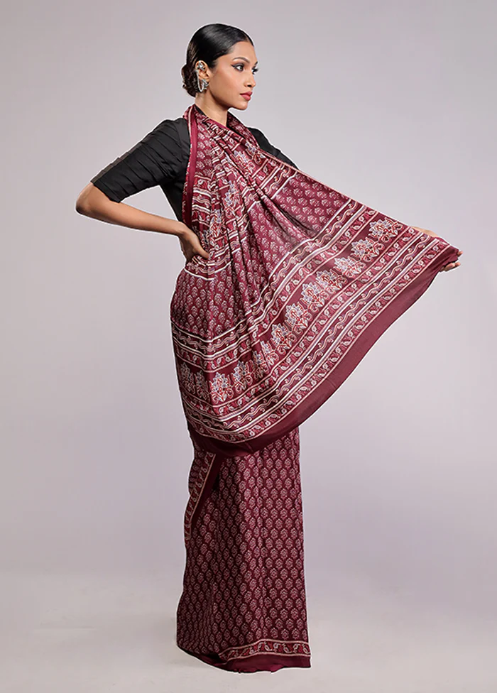 Maroon Printed Silk Saree With Blouse Piece - Image 4