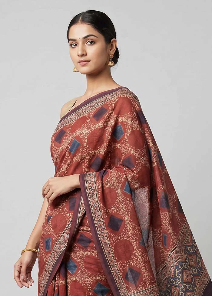 Maroon Tussar Silk Saree With Blouse Piece - Image 2