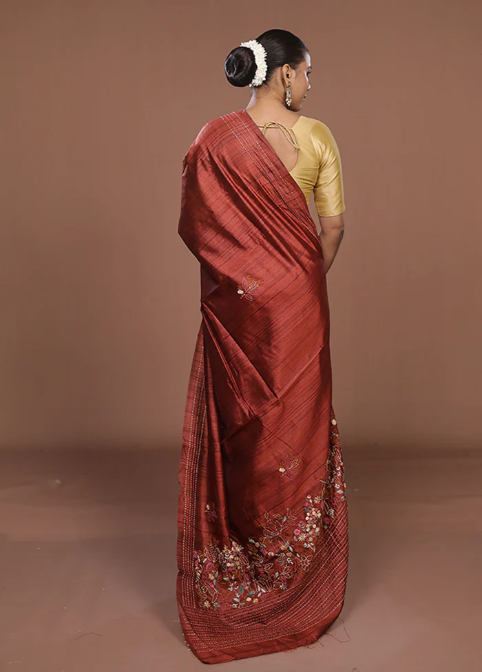Maroon Tussar Silk Saree With Blouse Piece - Image 3
