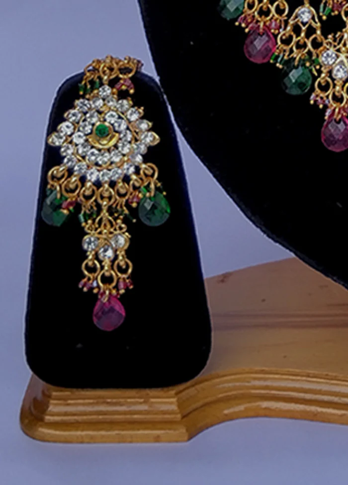 Multicolor Alloy Jewellery Set (1 Necklace, 1 Pair Earrings, 1 Mang Tikka) - Image 3