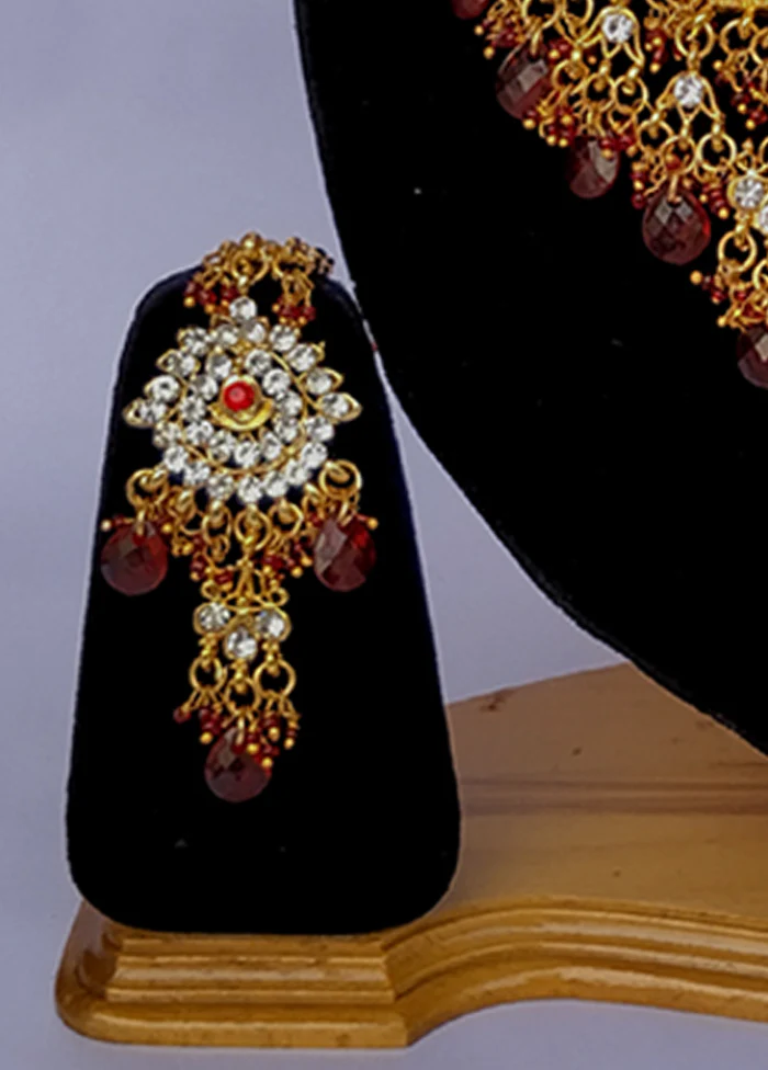 Multicolor Alloy Jewellery Set (1 Necklace, 1 Pair Earrings, 1 Mang Tikka) - Image 3
