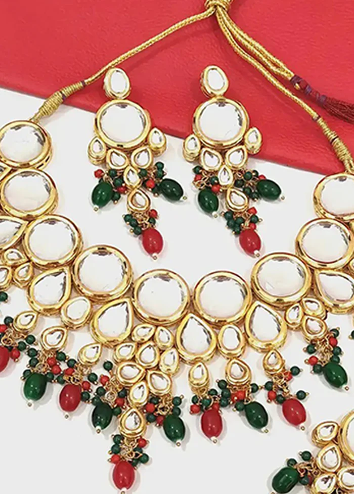 Multicolor Alloy Jewellery Set (1 Necklace, 1 Pair Earrings, 1 Mang Tikka) - Image 2