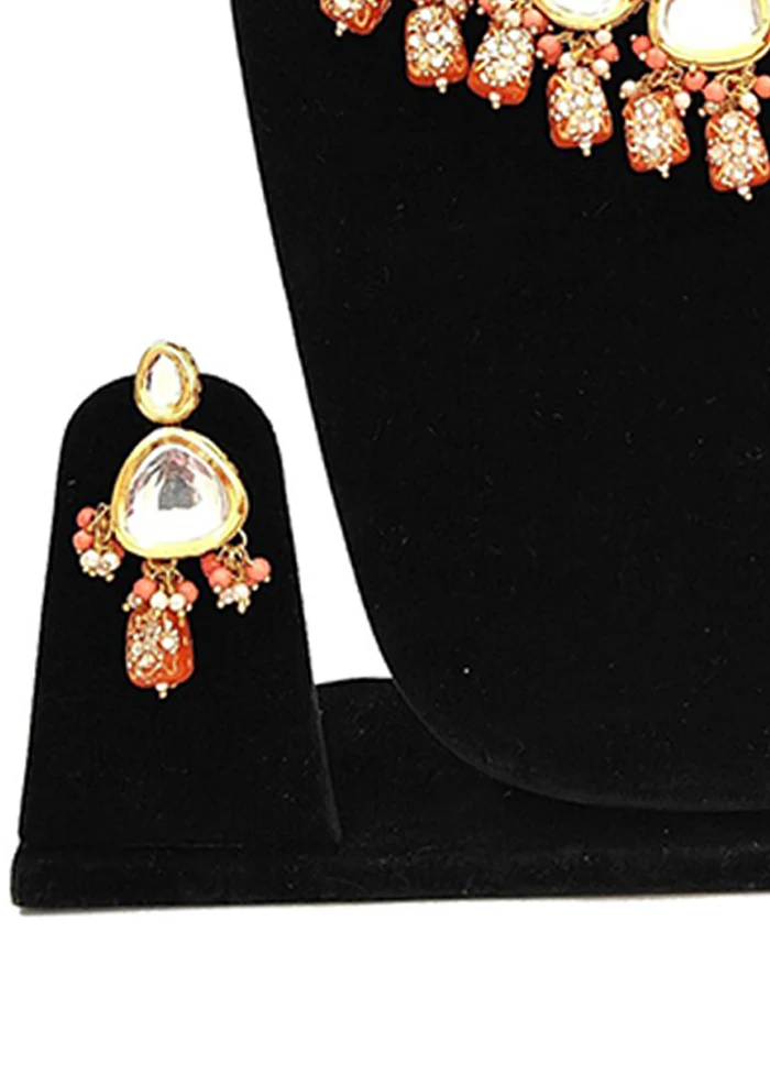 Multicolor Alloy Jewellery Set (1 Necklace, 1 Pair Earrings, 1 Mang Tikka) - Image 3
