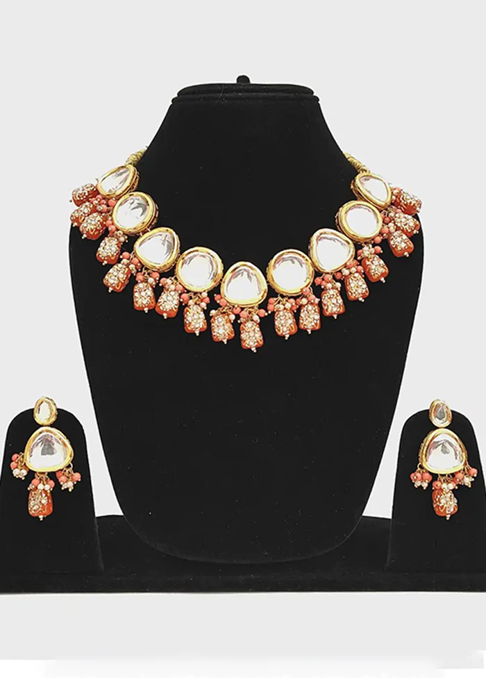 Multicolor Alloy Jewellery Set (1 Necklace, 1 Pair Earrings, 1 Mang Tikka)