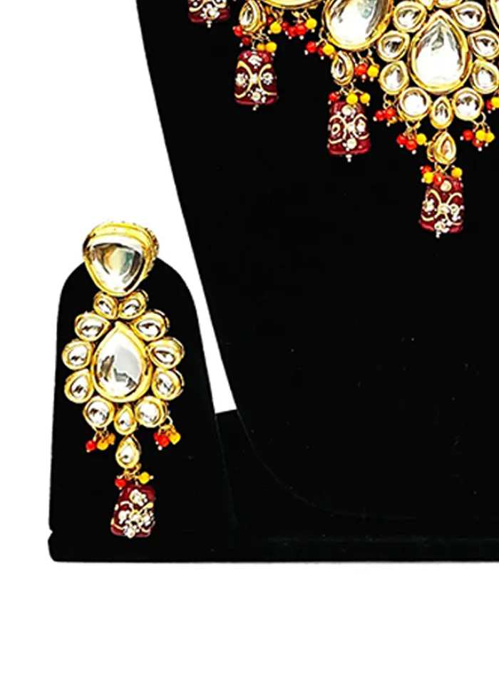 Multicolor Alloy Jewellery Set (1 Necklace, 1 Pair Earrings, 1 Mang Tikka) - Image 3
