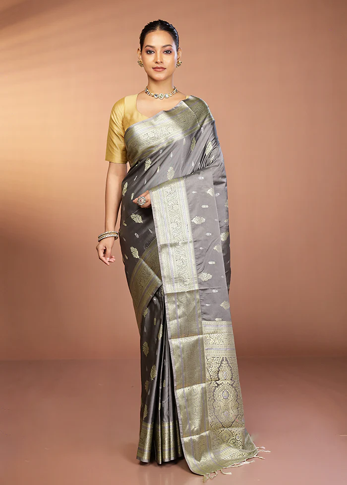 Multicolor Kanjivaram Silk Saree With Blouse Piece - Image 2