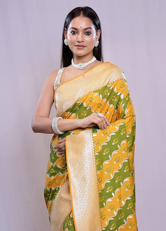 Multicolor Uppada Silk Saree With Blouse Piece
