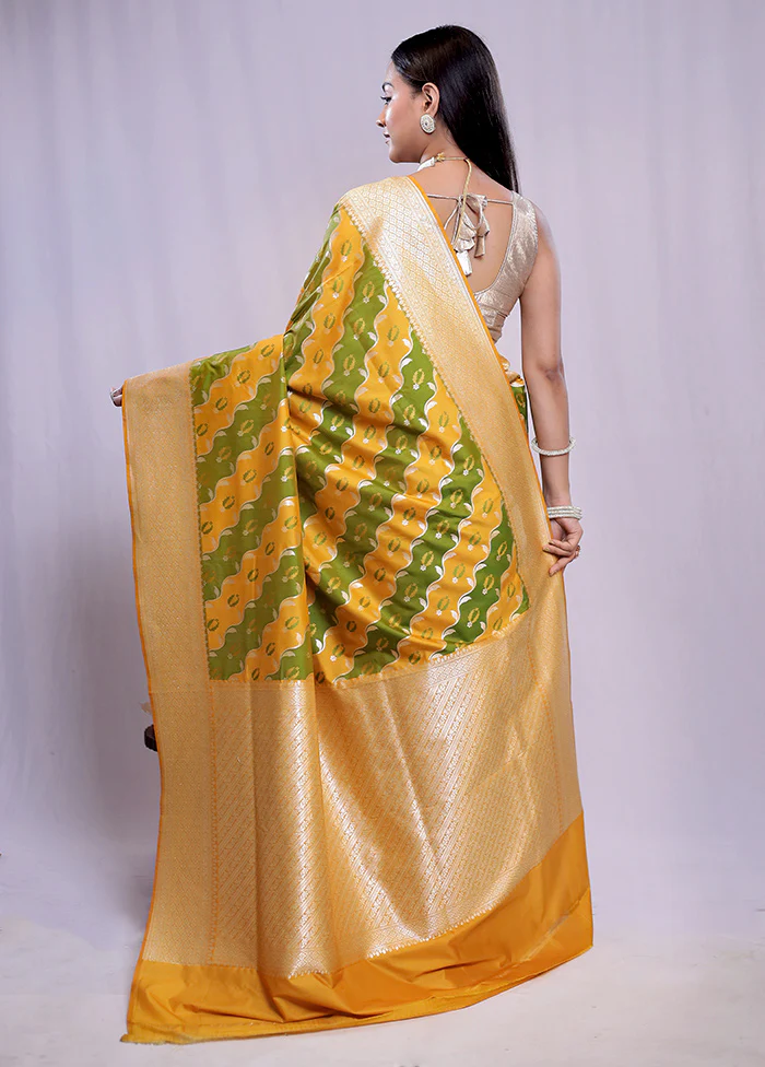 Multicolor Uppada Silk Saree With Blouse Piece - Image 4