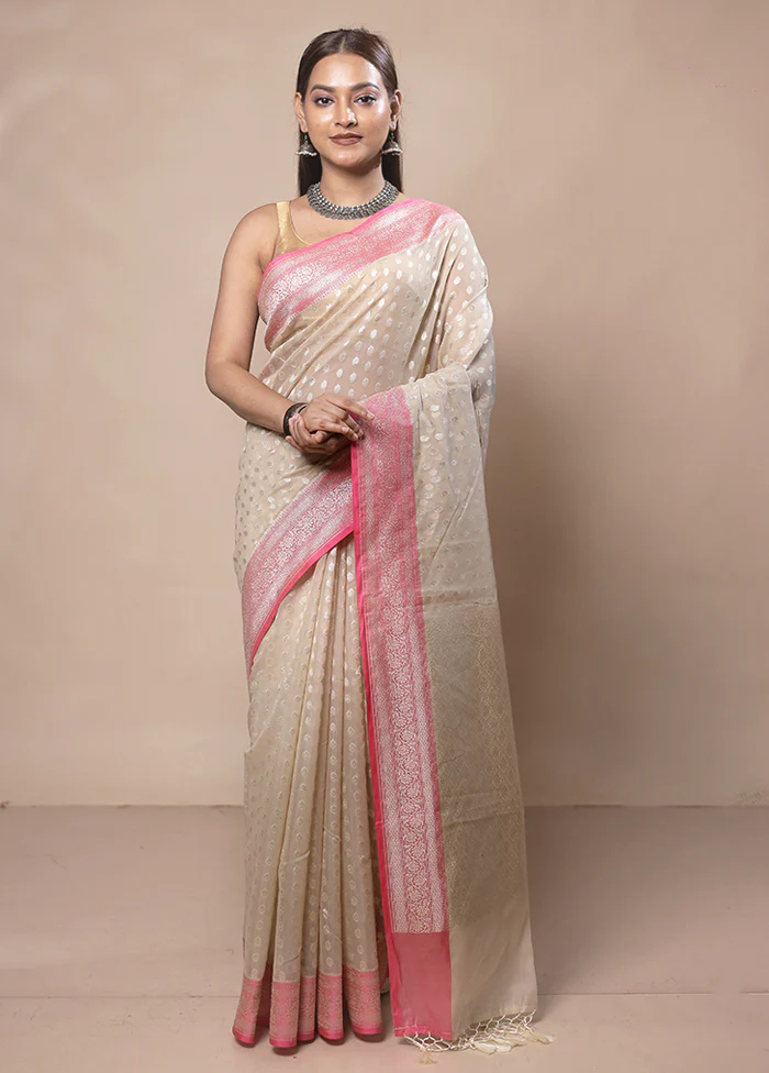 Off White Kora Silk Saree With Blouse Piece - Image 2