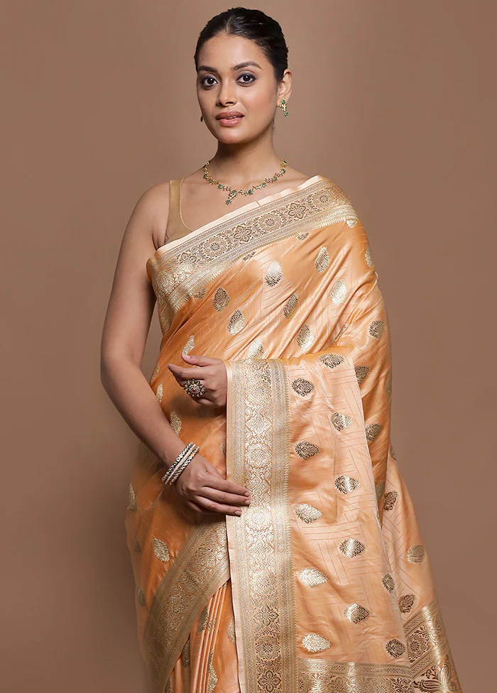 Peach Tanchoi Silk Saree With Blouse Piece - Image 2