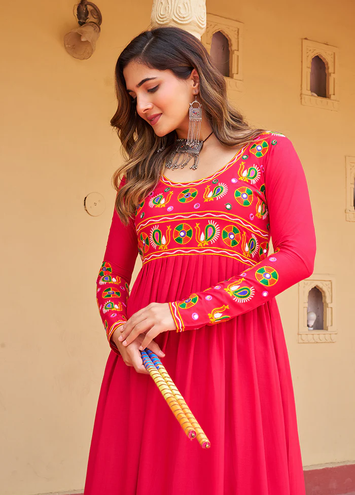 Pink Gamthi Work Silk Kurti - Image 2
