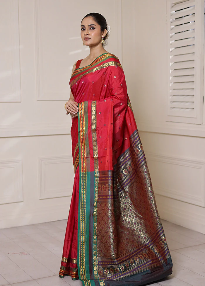 Red Kanjivaram Silk Saree With Blouse Piece - Image 4