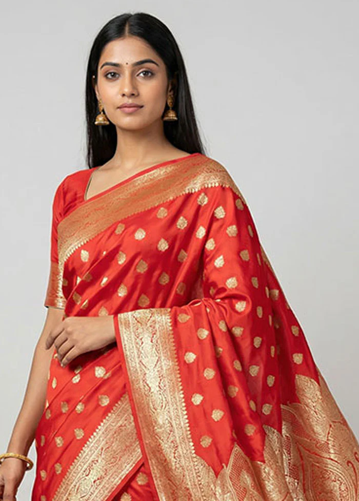 Red Banarasi Silk Saree With Blouse Piece - Image 2