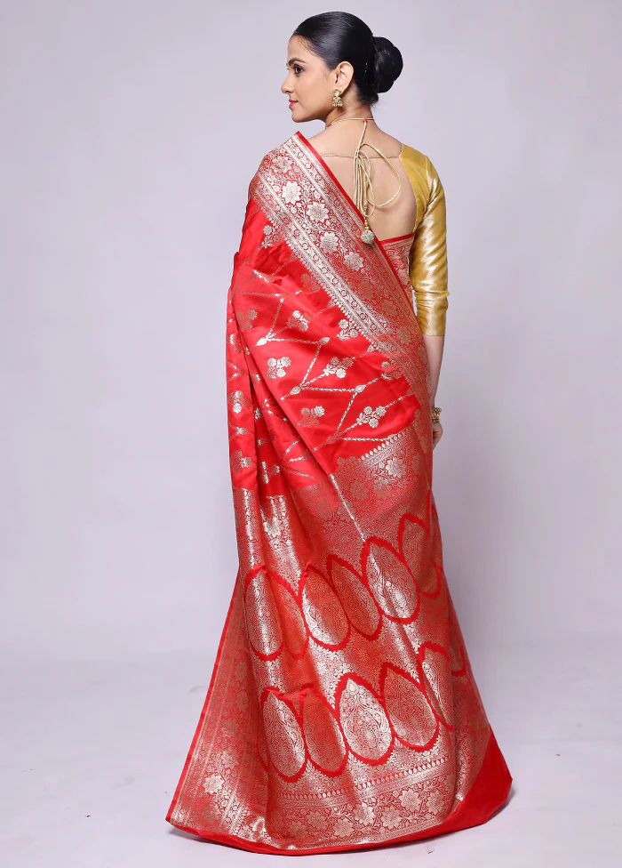 Red Banarasi Silk Saree With Blouse Piece - Image 3