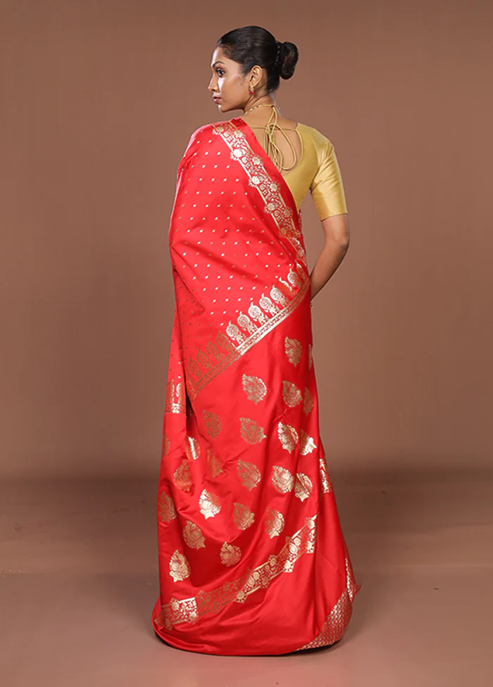 Red Banarasi Silk Saree With Blouse Piece - Image 3