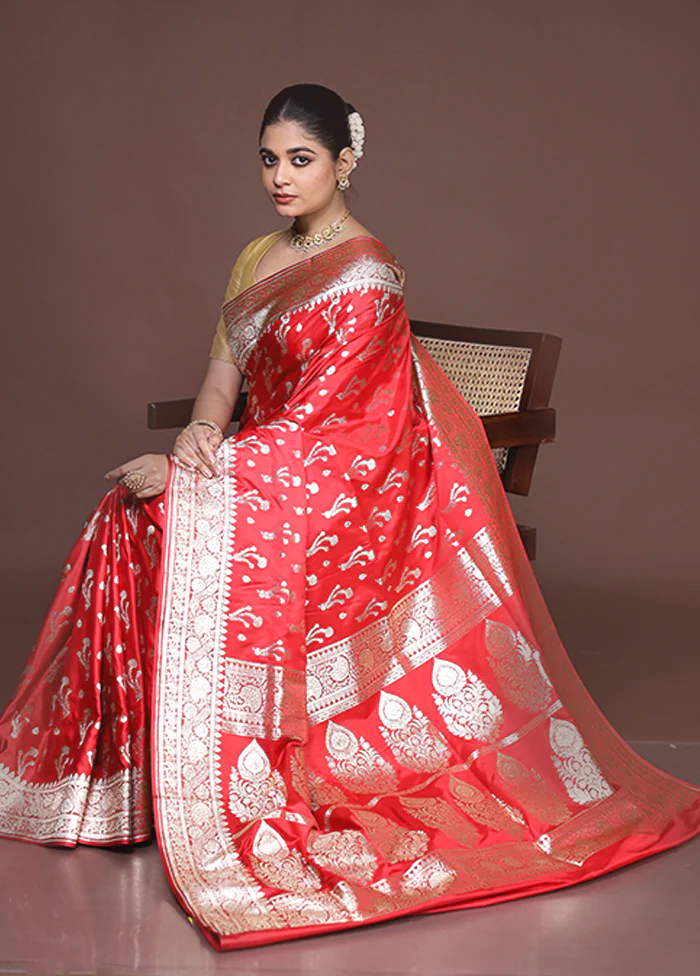 Red Banarasi Silk Saree With Blouse Piece - Image 4