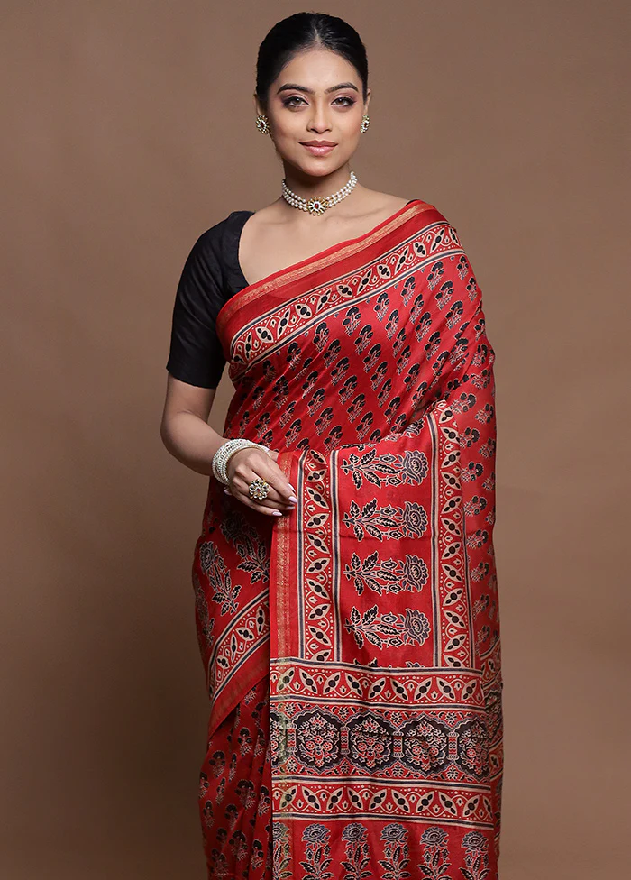 Red Chanderi Cotton Saree With Blouse Piece - Image 2