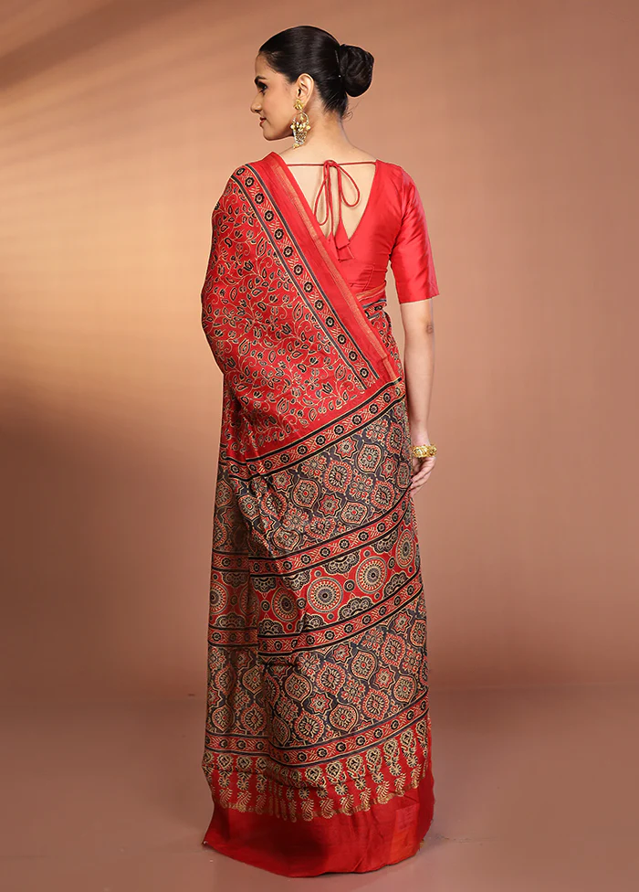 Red Chanderi Silk Saree With Blouse Piece - Image 3