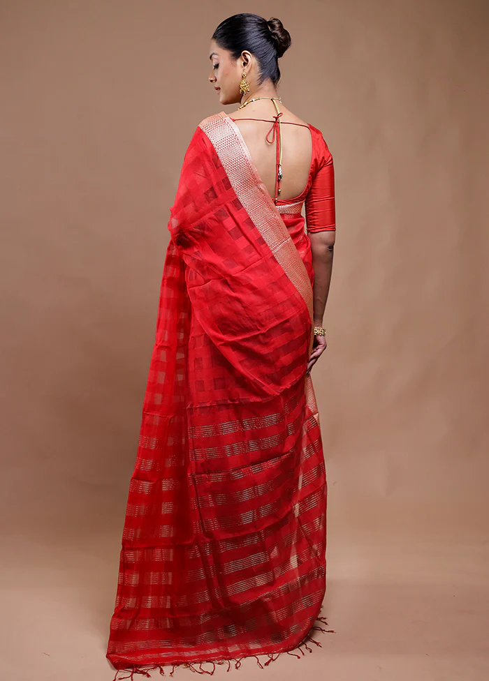 Red Cotton Saree With Blouse Piece - Image 3