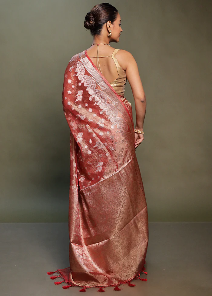 Red Crushed Tissue Silk Saree With Blouse Piece - Image 3