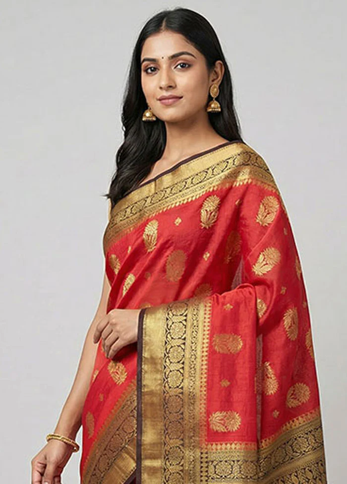 Red Dupion Silk Saree With Blouse Piece - Image 2