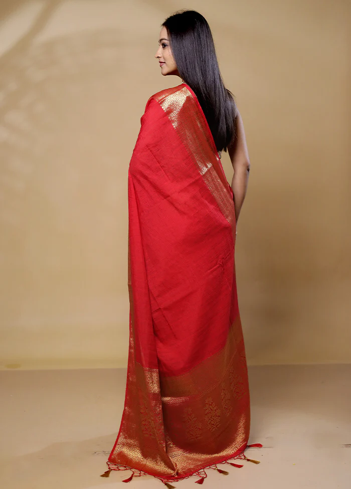 Red Dupion Silk Saree With Blouse Piece - Image 3