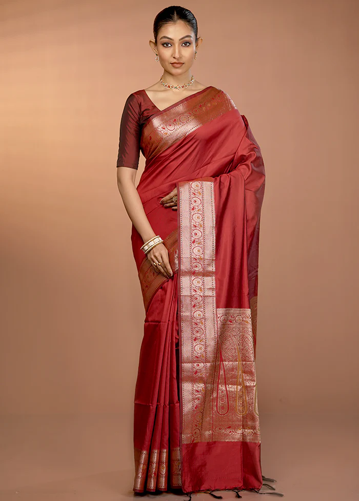 Red Dupion Silk Saree With Blouse Piece - Image 2
