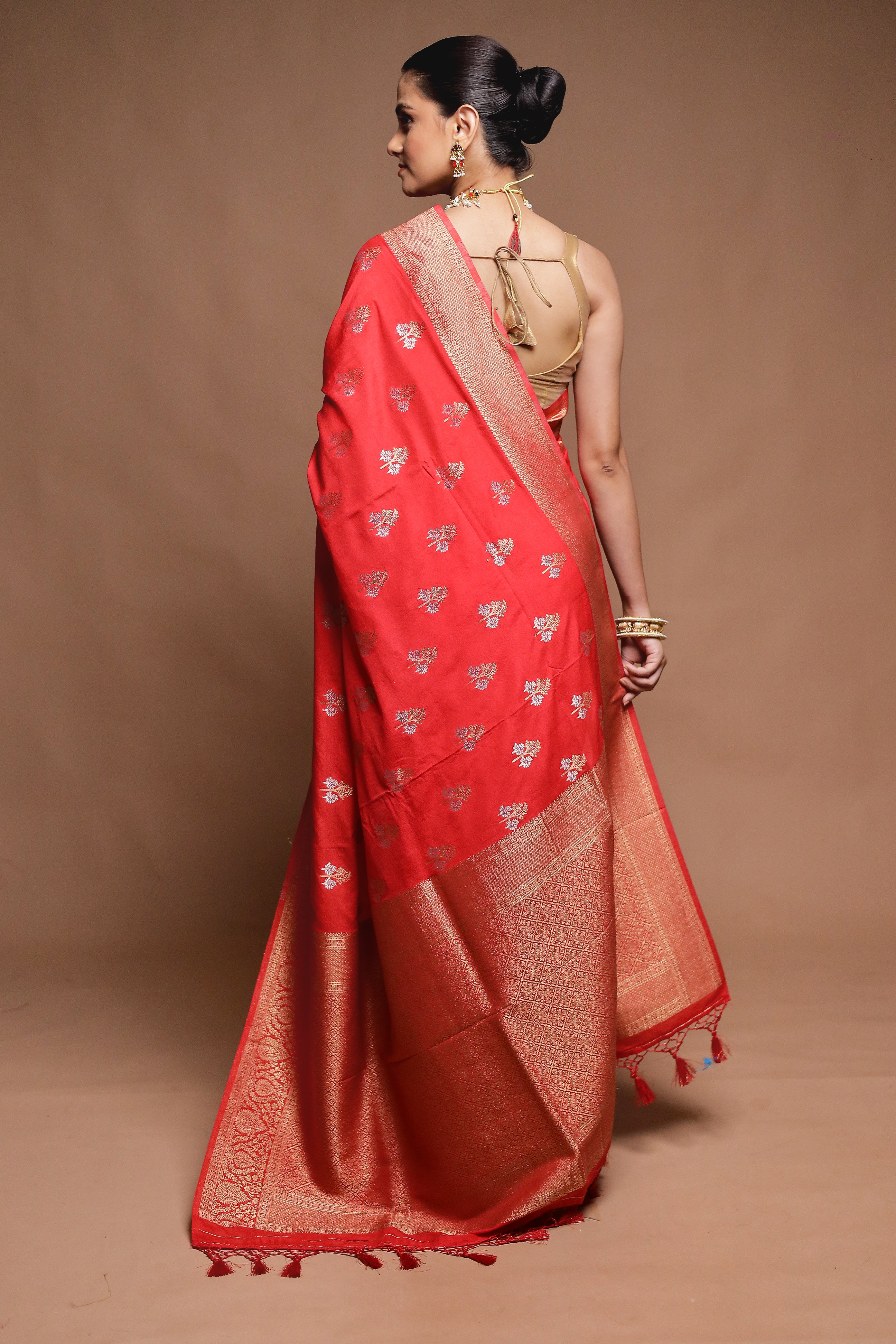 Red Dupion Silk Saree With Blouse Piece - Image 3
