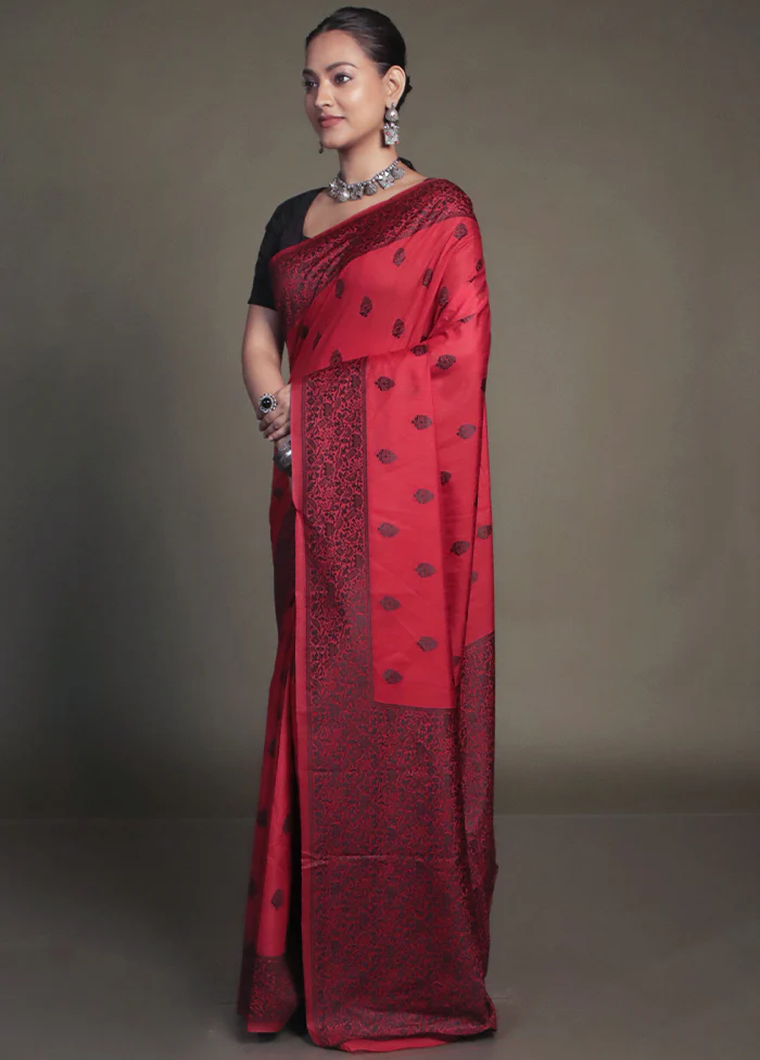 Red Dupion Silk Saree With Blouse Piece - Image 4