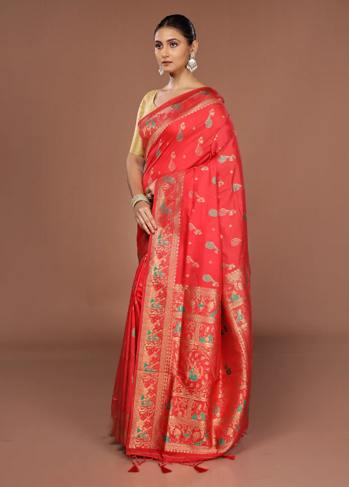 Red Dupion Silk Saree With Blouse Piece - Image 4