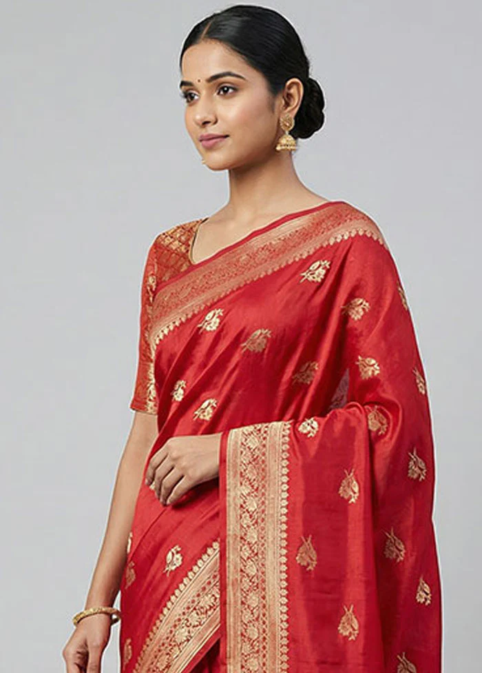 Red Dupion Silk Saree With Blouse Piece - Image 2