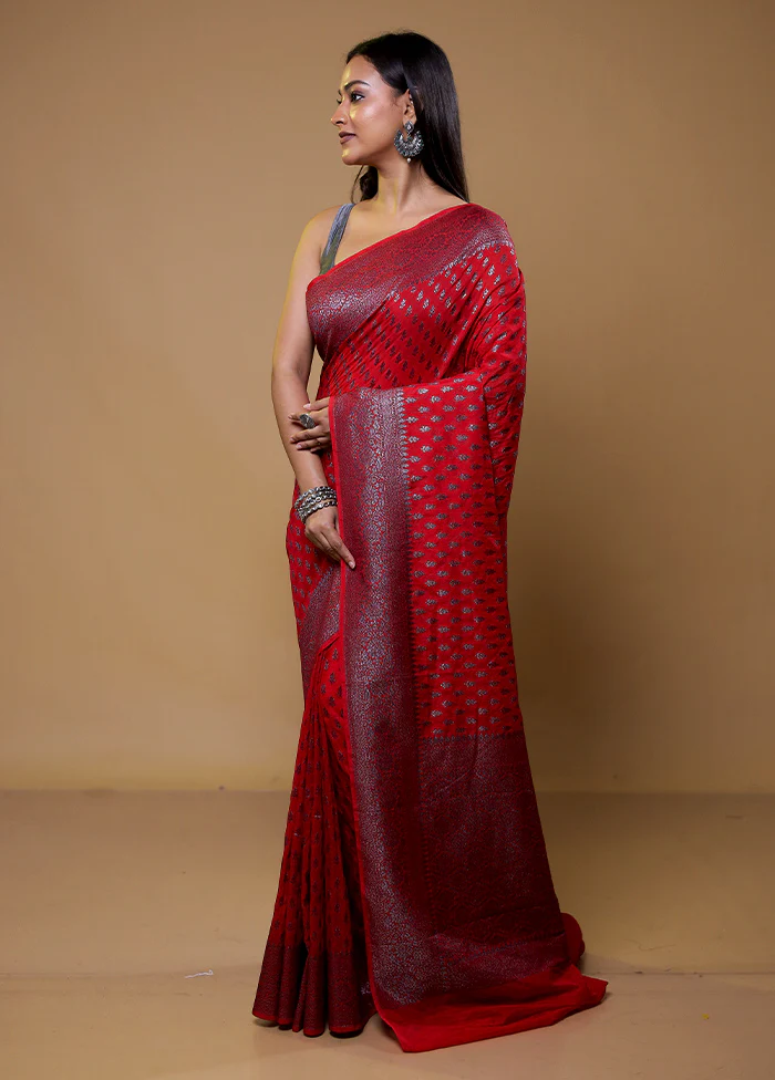 Red Georgette Saree With Blouse Piece - Image 4