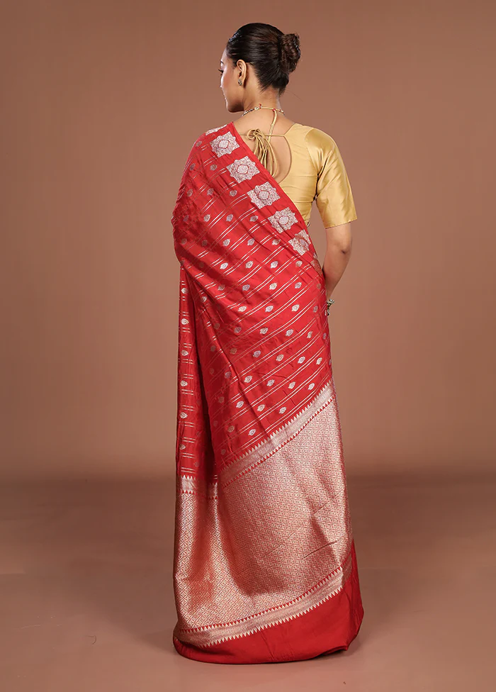 Red Georgette Saree With Blouse Piece - Image 3