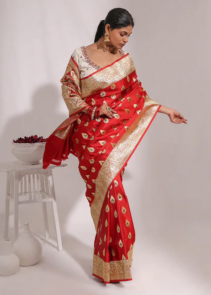 Red Handloom Banarasi Pure Silk Saree With Blouse Piece - Image 4