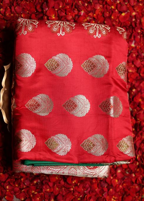 Red Handloom Banarasi Pure Silk Saree With Blouse Piece - Image 7