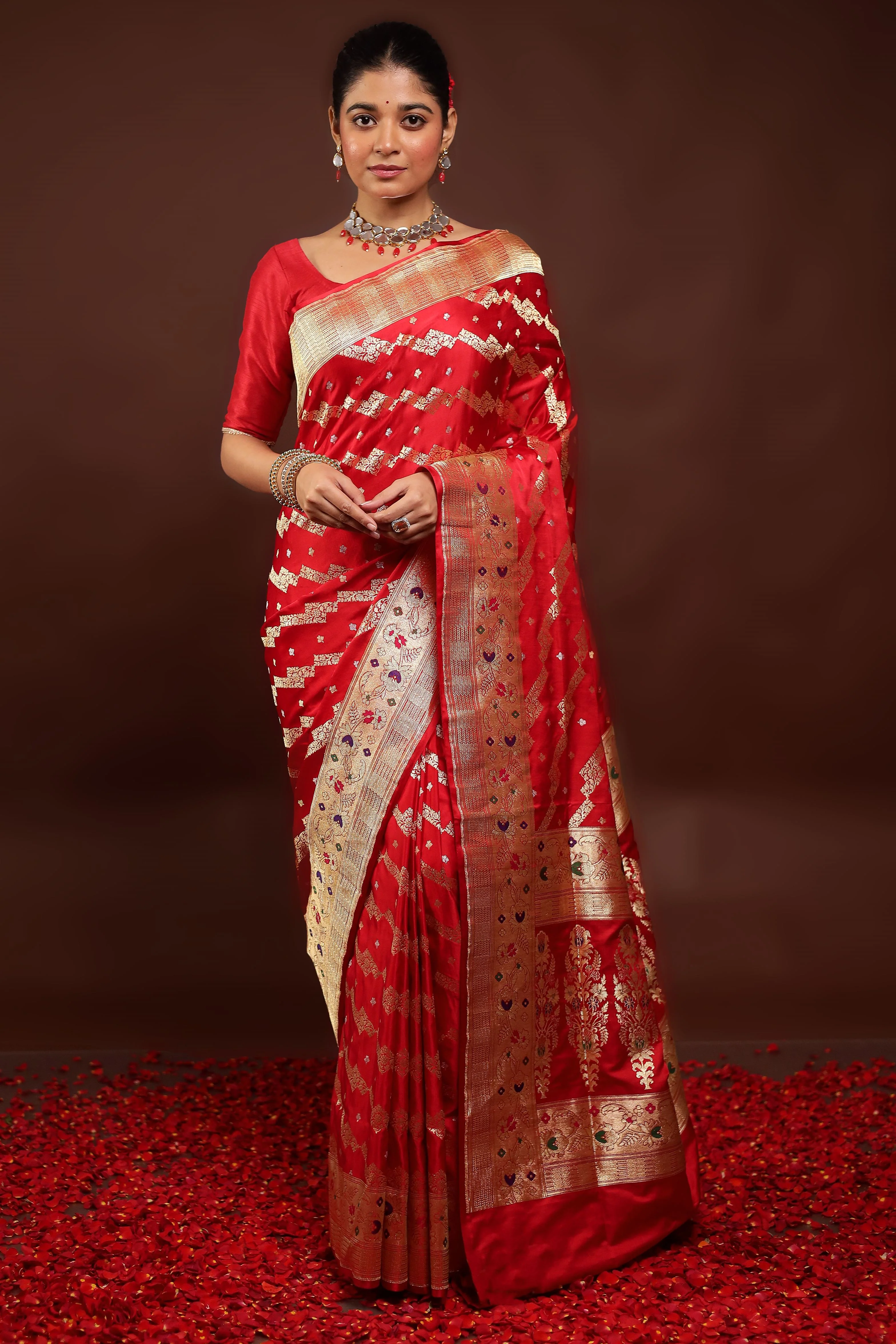 Red Handloom Banarasi Pure Silk Saree With Blouse Piece - Image 3