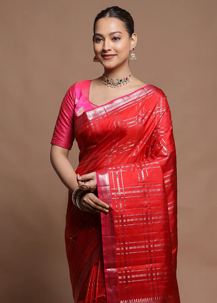 Red Handloom Kanchipuram Pure Silk Saree With Blouse Piece - Image 2
