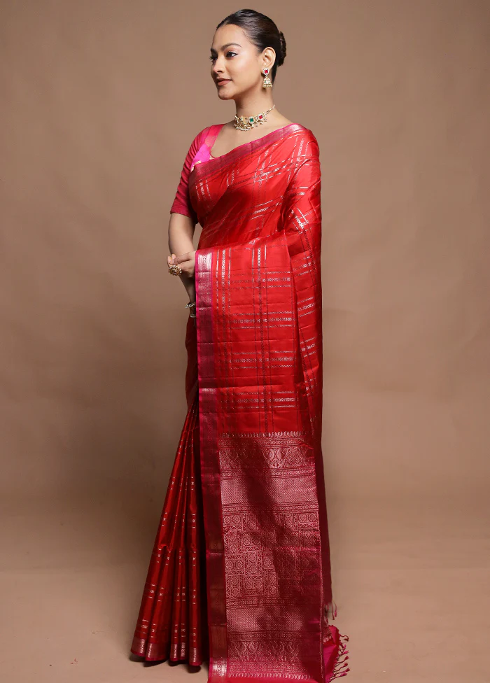 Red Handloom Kanchipuram Pure Silk Saree With Blouse Piece - Image 4